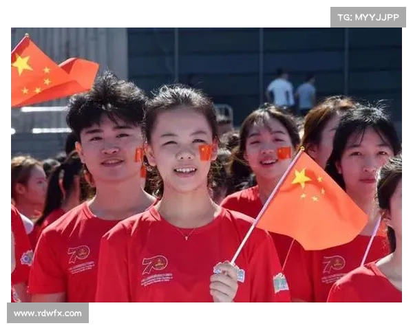 粤港澳三千业余球员同场竞技 群众体育垫场赛点燃激情 粤港澳三千业余球员同场竞技 群众体育垫场赛点燃激情